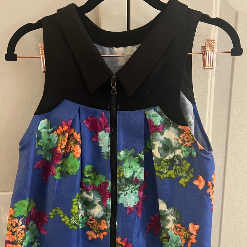 Anthropologie Floral HD in Paris zip top